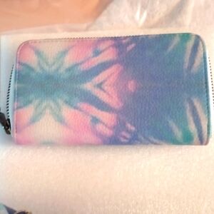 Aimee Kestenberg zip wallet, NWT